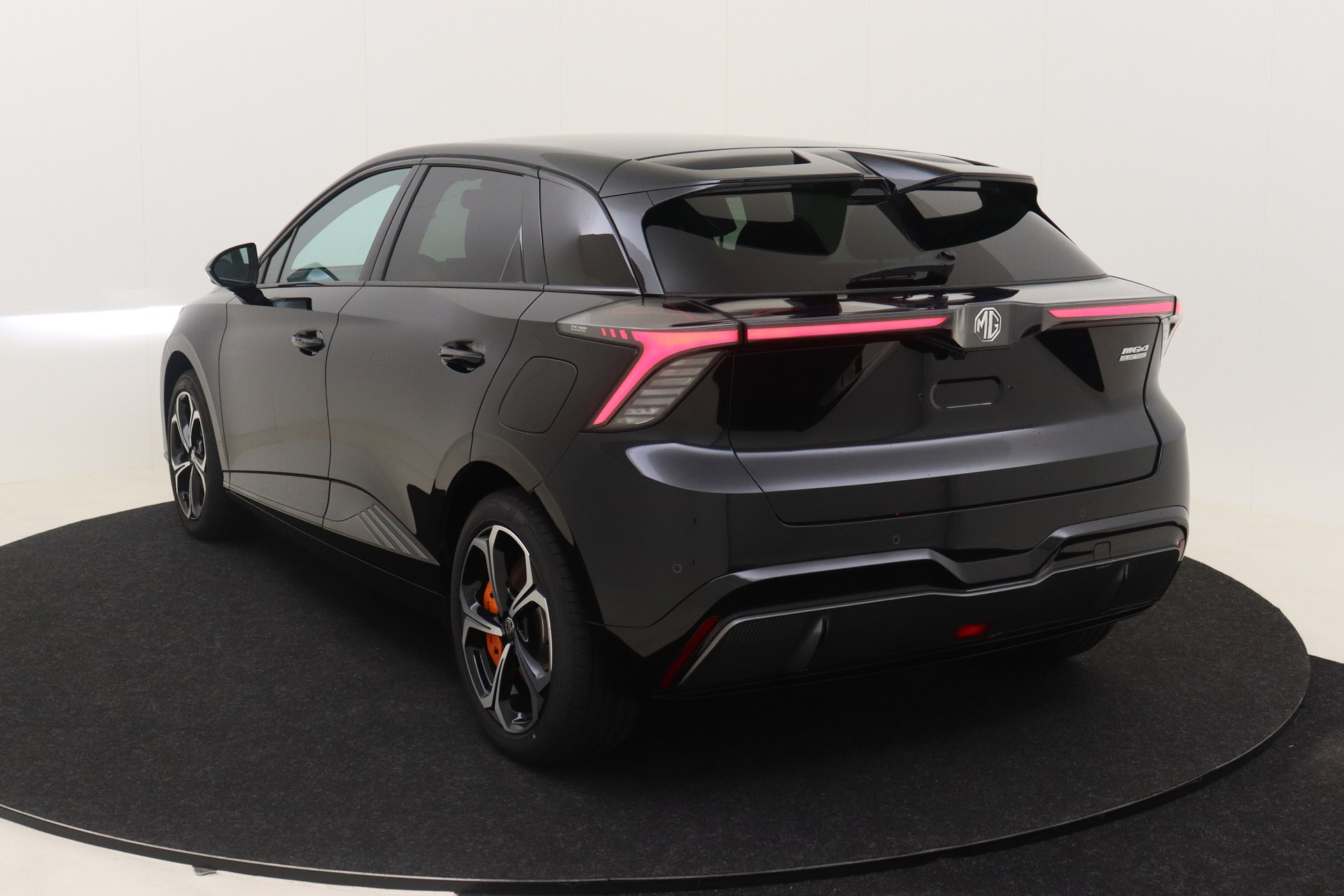 MG MG4 64 kWh X-POWER Luxury