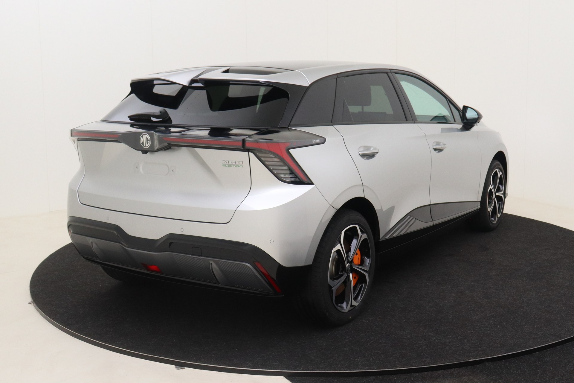 MG MG4 64 kWh X-POWER Luxury