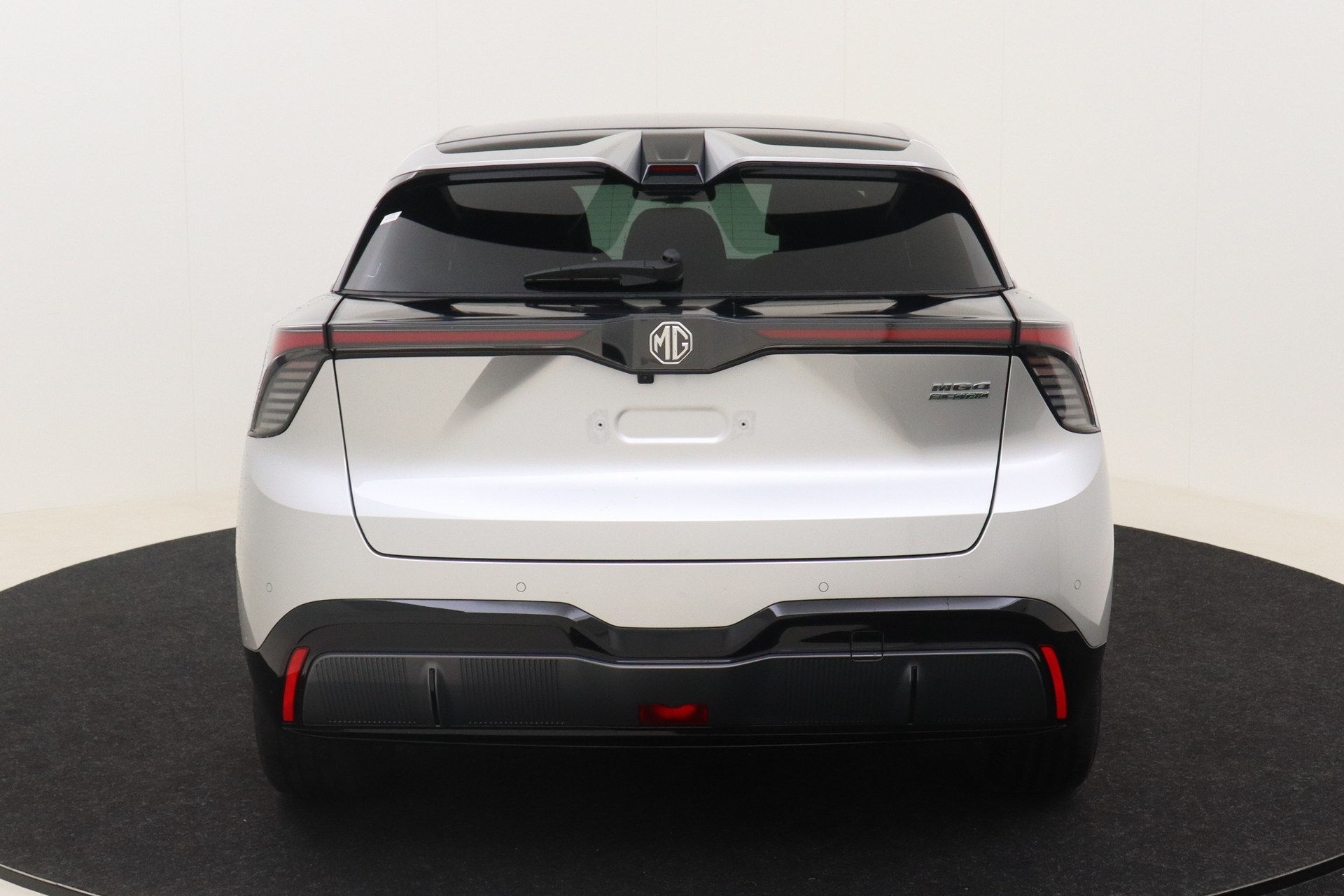 MG MG4 64 kWh X-POWER Luxury