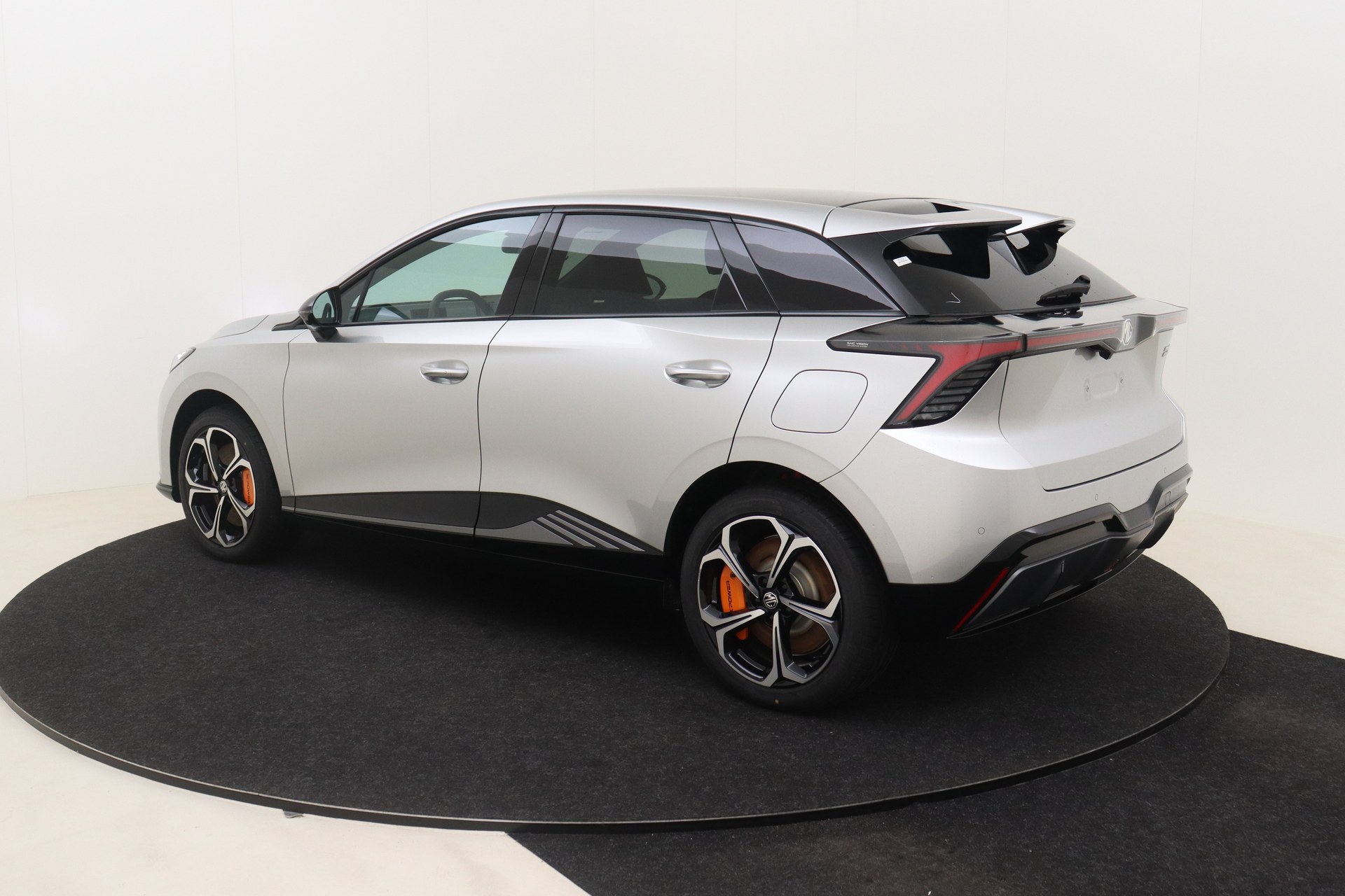 MG MG4 64 kWh X-POWER Luxury