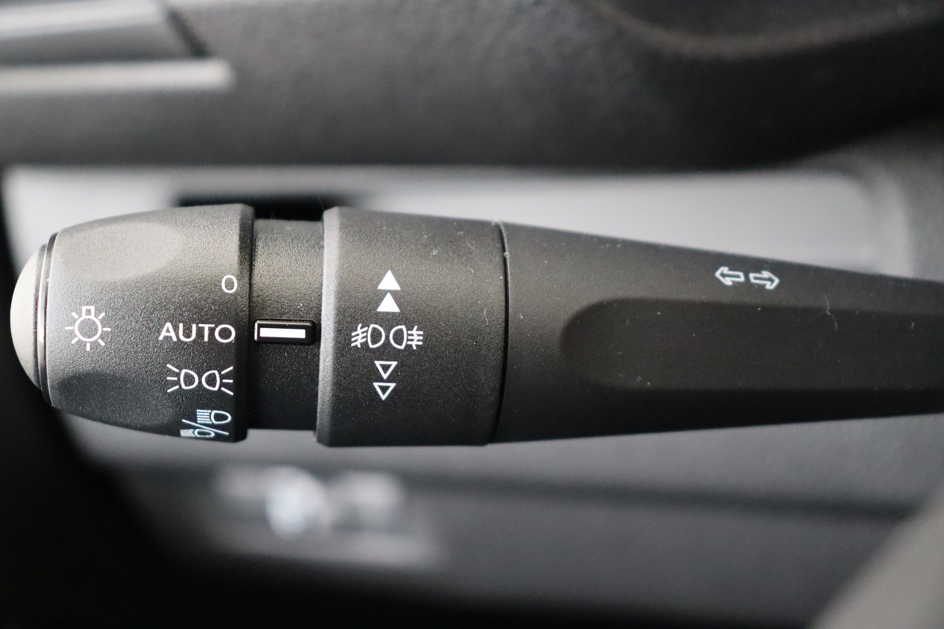 PEUGEOT E-EXPERT 50 kWh 136ch Standard