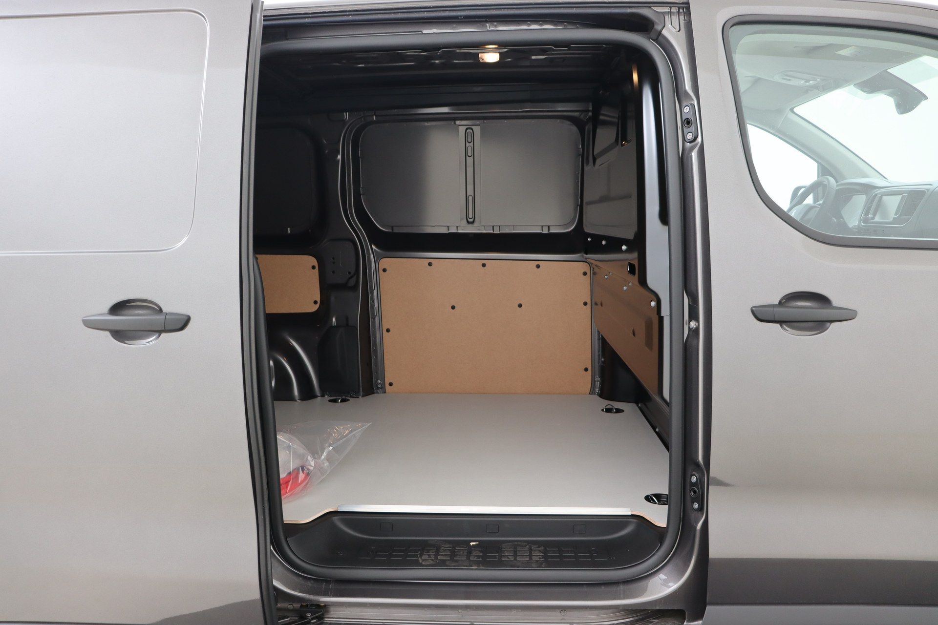 PEUGEOT E-EXPERT 50 kWh 136ch Standard