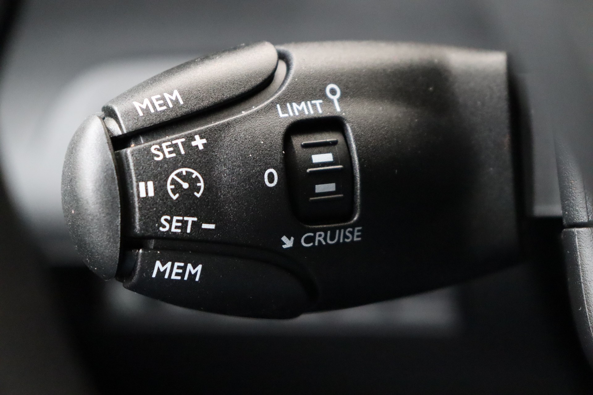 PEUGEOT e-Rifter 50 kWh 136ch Active