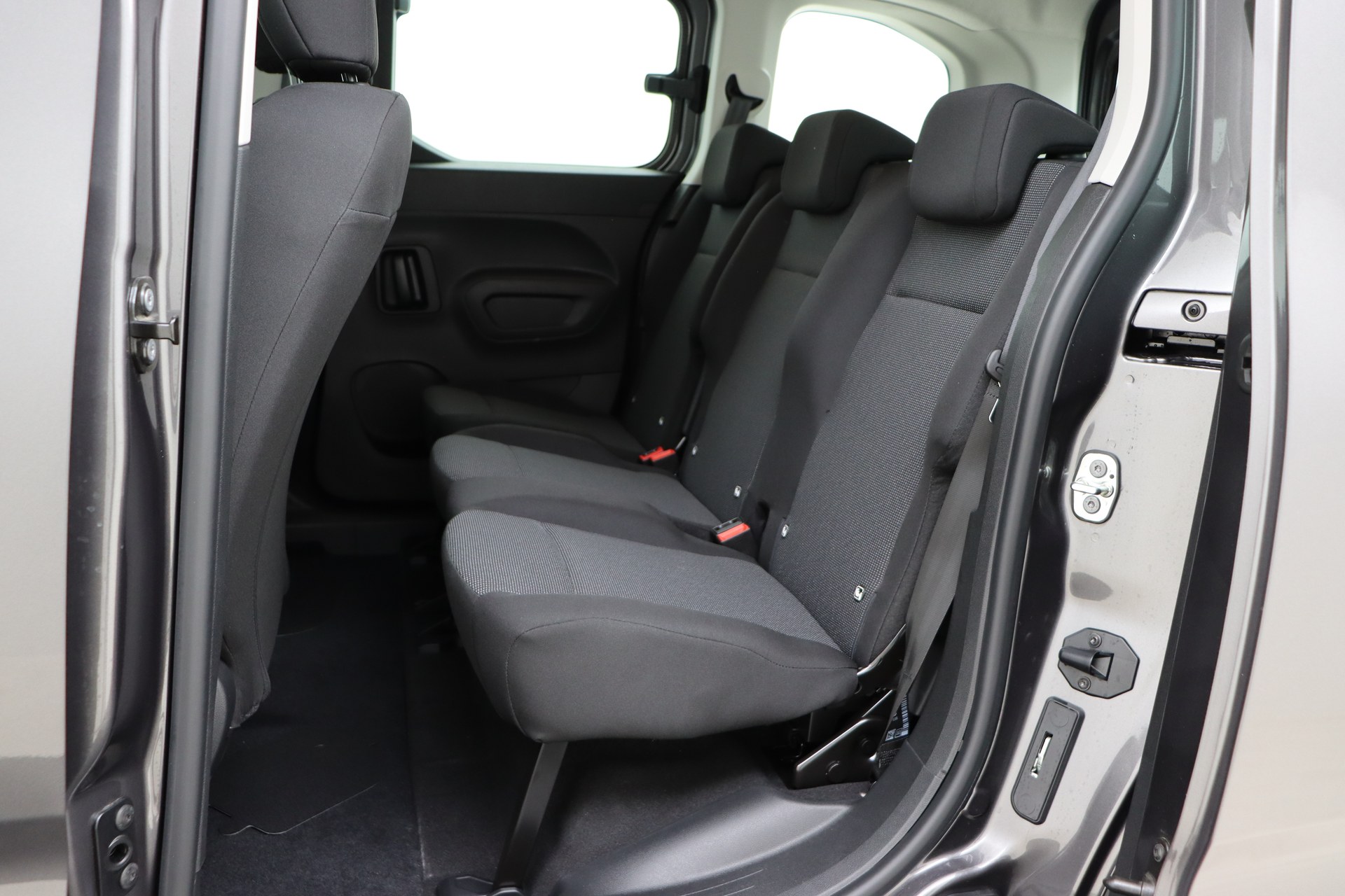 PEUGEOT e-Rifter 50 kWh 136ch Active