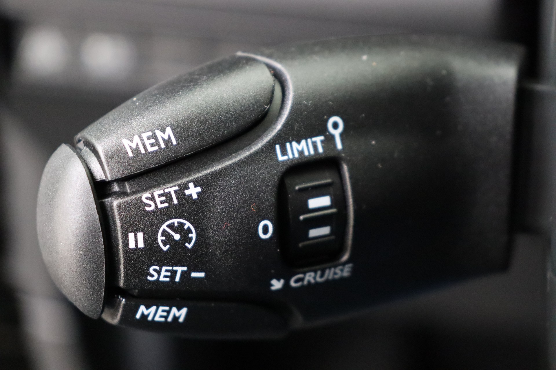 PEUGEOT e-Rifter 50 kWh 136ch Allure