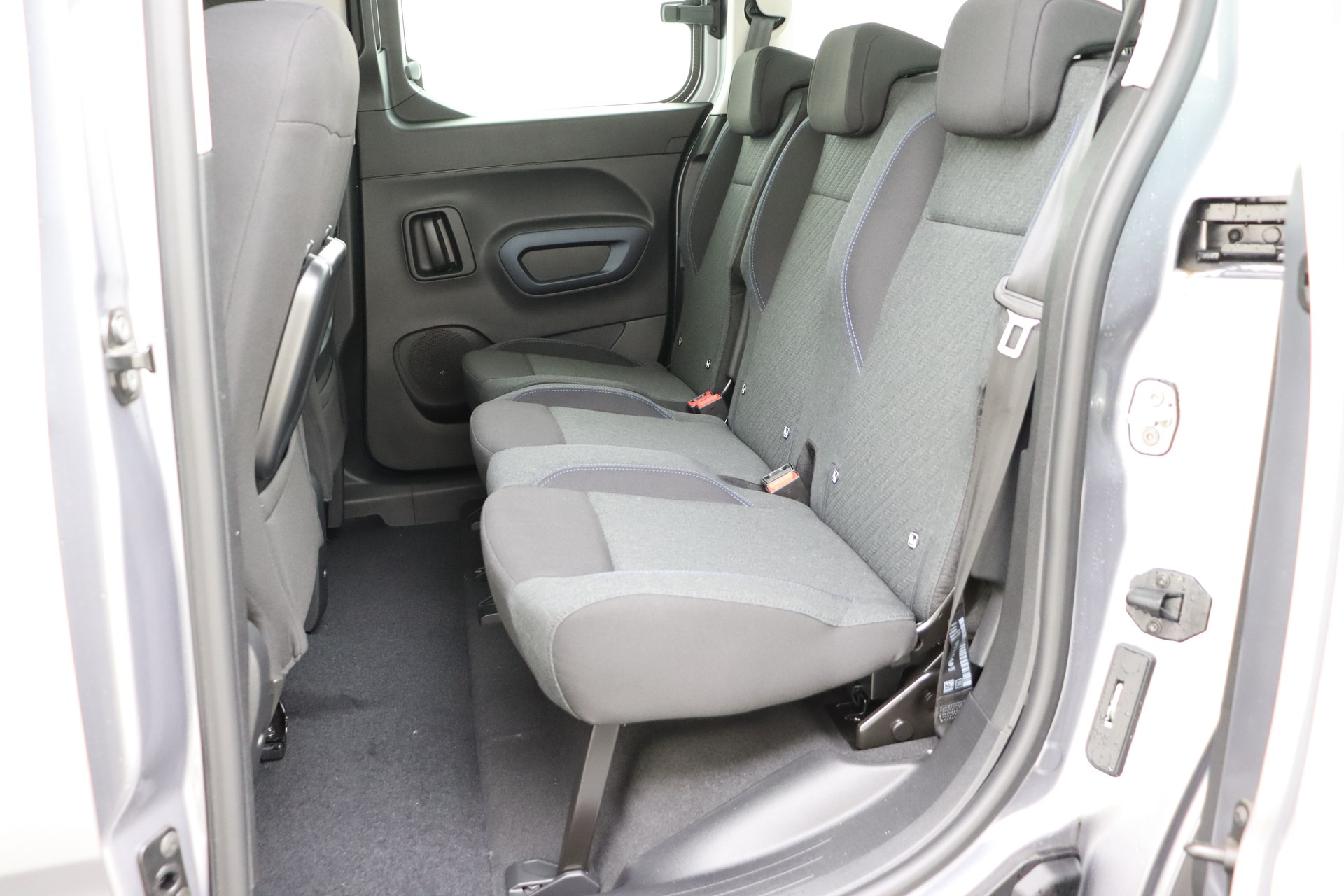 PEUGEOT e-Rifter 50 kWh 136ch Allure