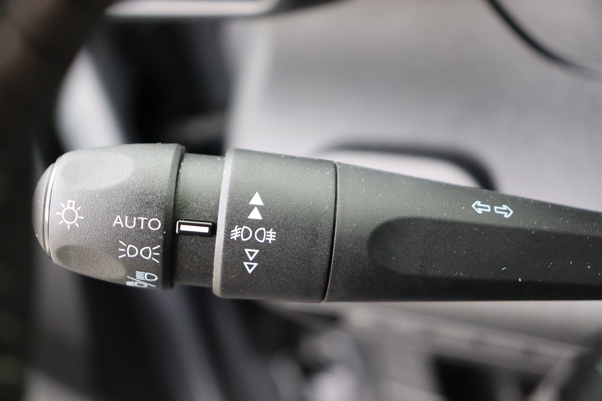 PEUGEOT e-Rifter 50 kWh 136ch Allure