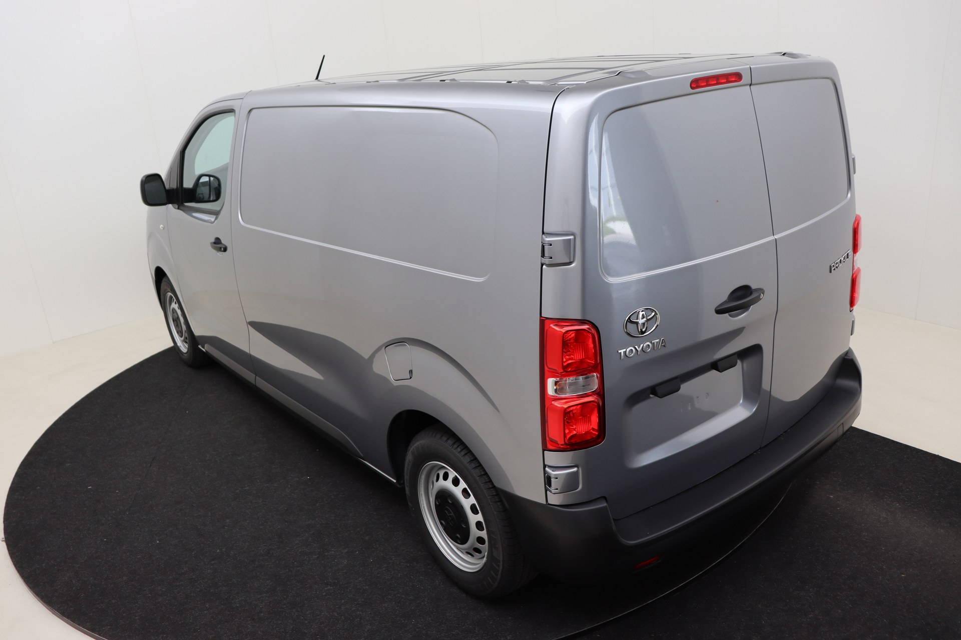 TOYOTA PROACE 1.5D 120ch 6MT Medium Active