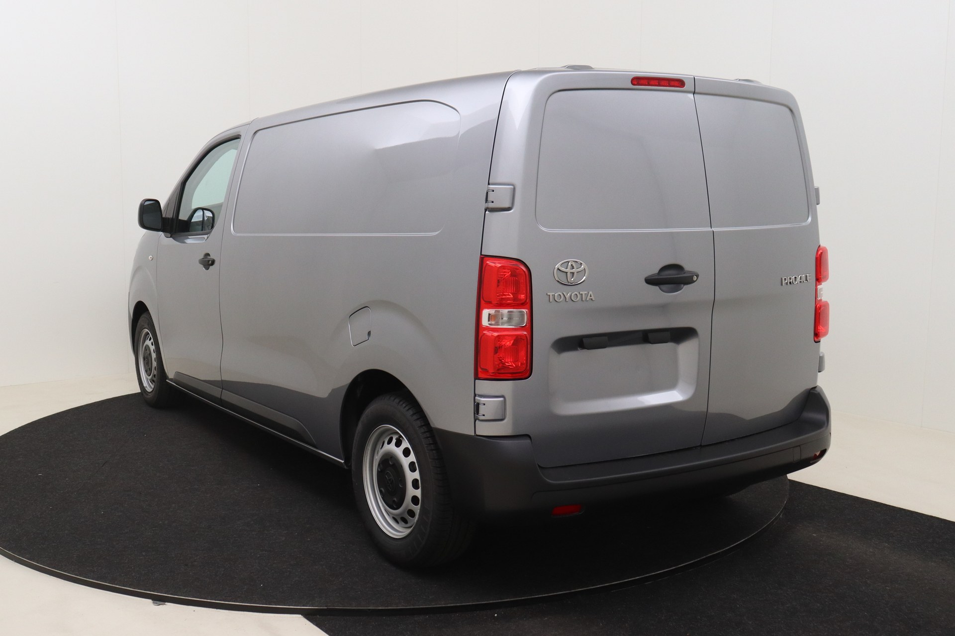 TOYOTA PROACE 1.5D 120ch 6MT Medium Active