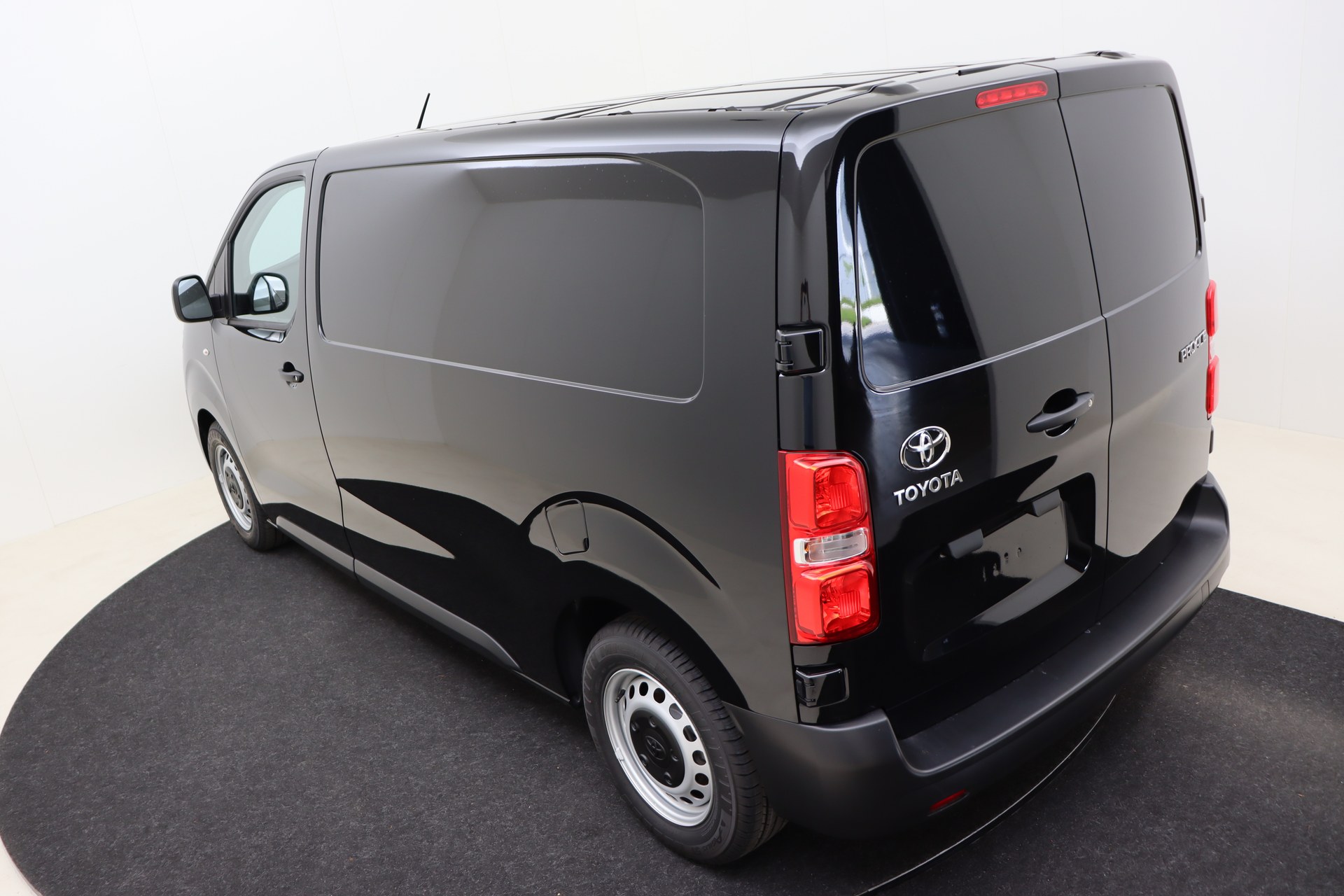 TOYOTA PROACE 1.5D 120ch 6MT Medium Active