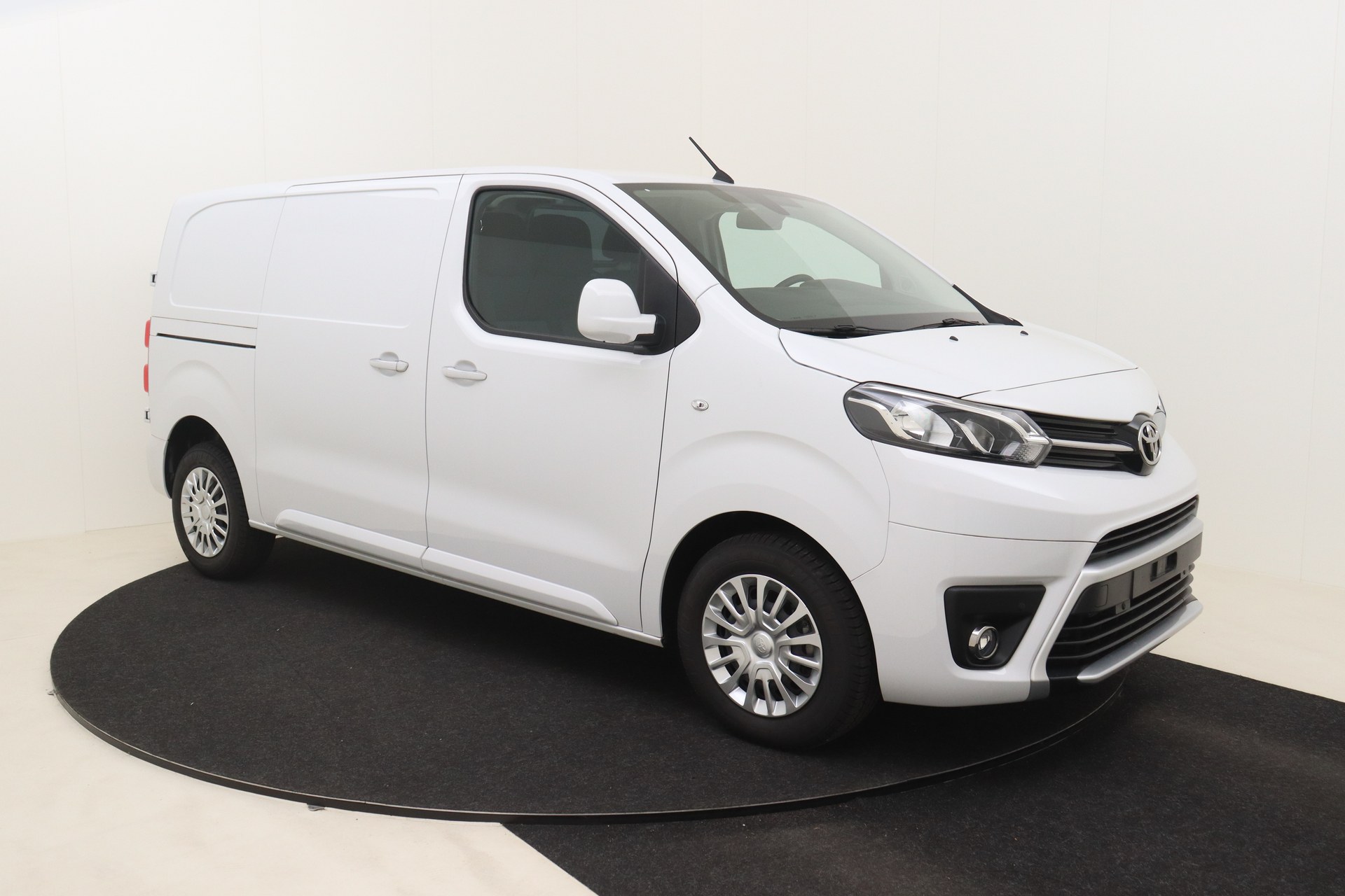 TOYOTA PROACE 2.0D 144ch 6MT Medium Comfort