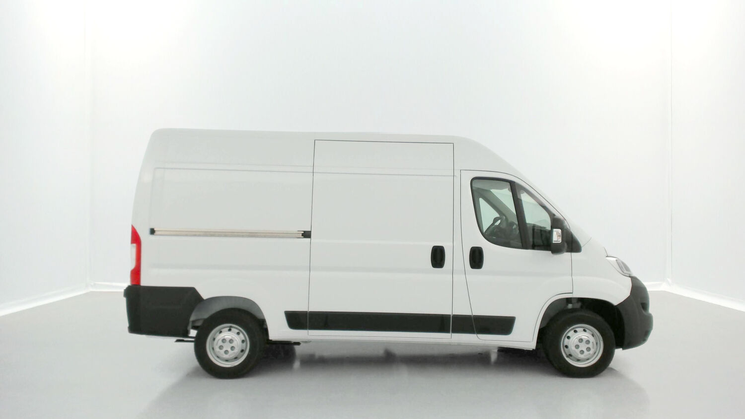 OPEL Movano   3.5T L2H2 2.2d 140ch Pack Business