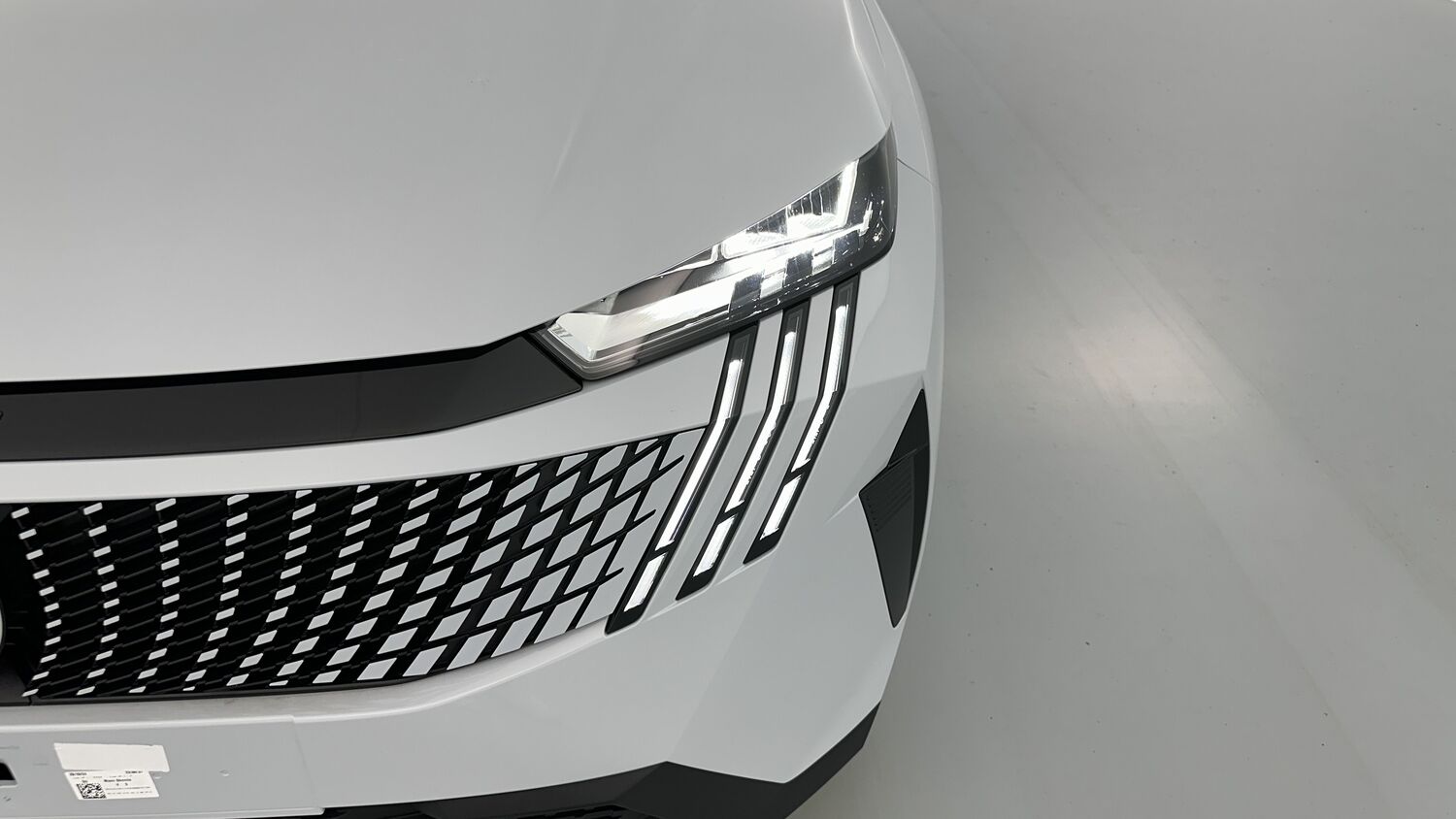 PEUGEOT 3008 Hybrid 136ch Allure e-DCS6 + Pack Panoramic Navigation