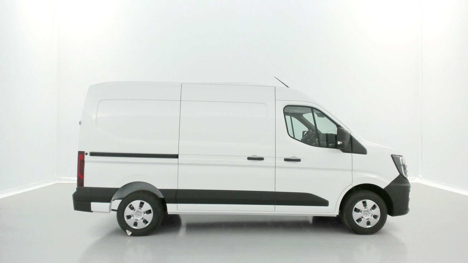 NISSAN Interstar   III L2H2 3t5 2.0 dCi 150ch Tekna