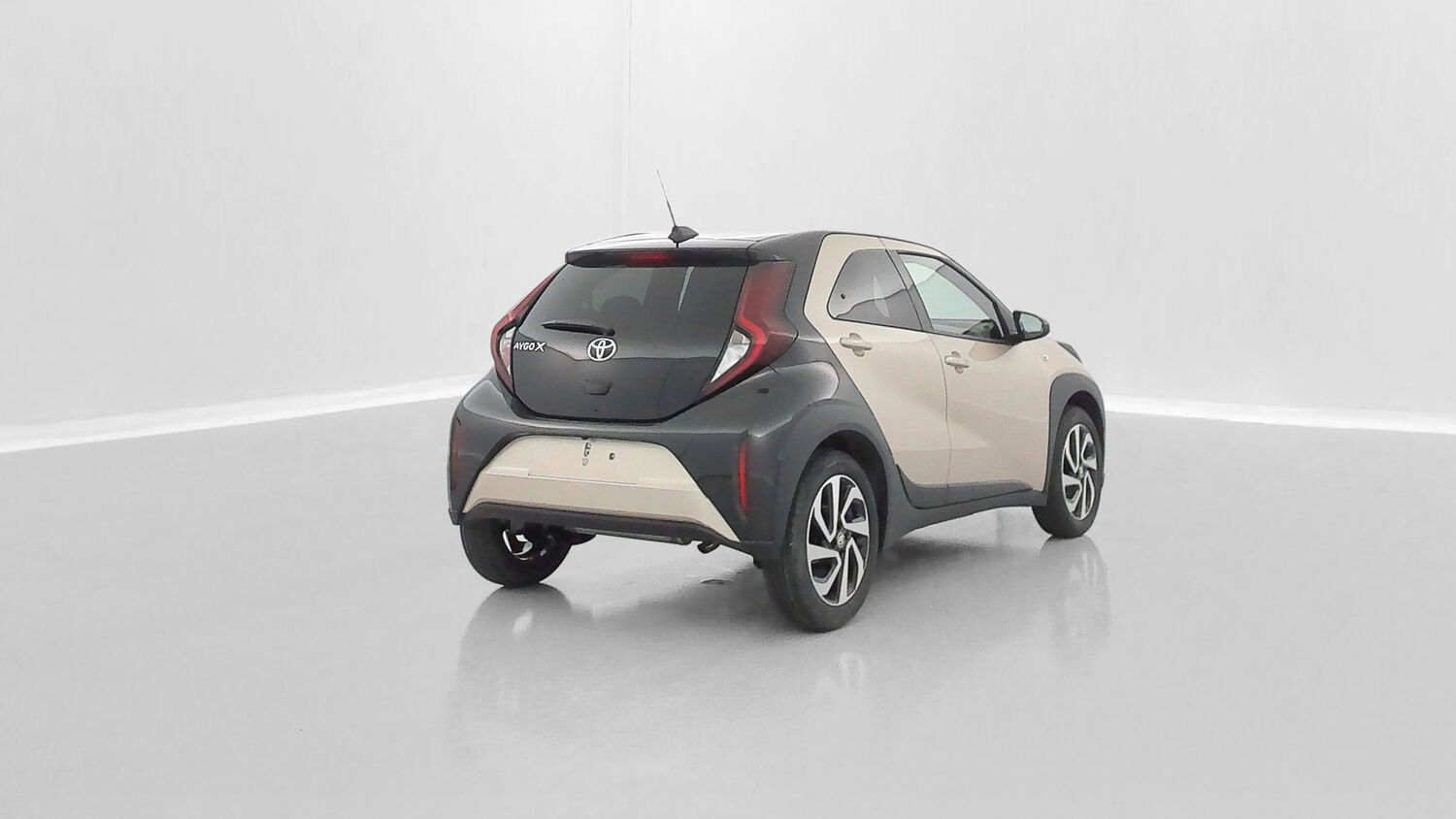 TOYOTA AYGO X 1.0 VVT-i 72ch Design Team Deutschland