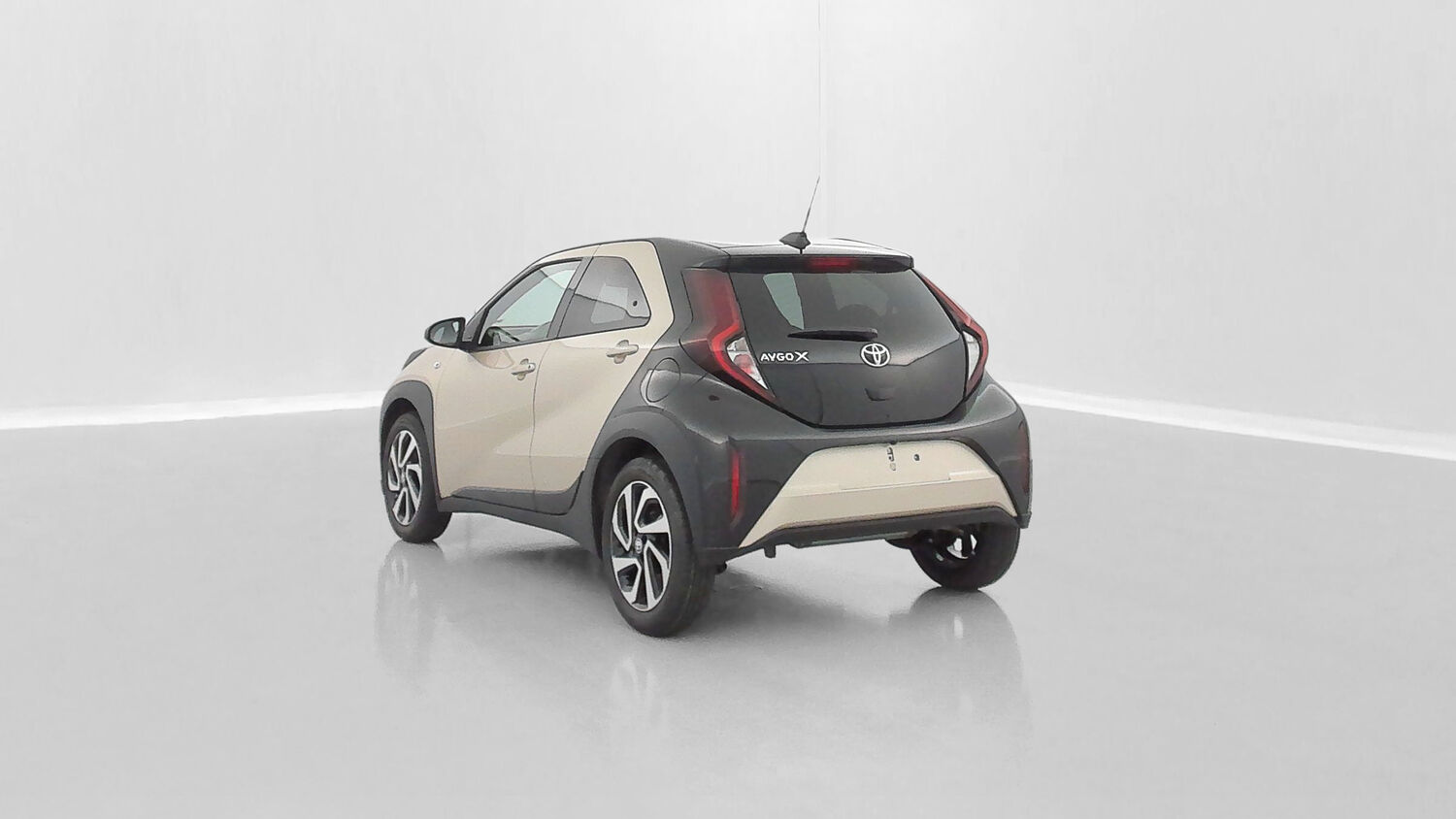 TOYOTA AYGO X 1.0 VVT-i 72ch Design Team Deutschland