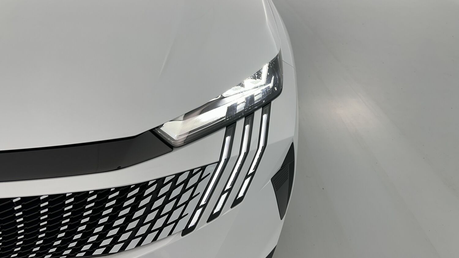 PEUGEOT 5008 III 1.2 Hybrid 136ch Allure e-DCS6
