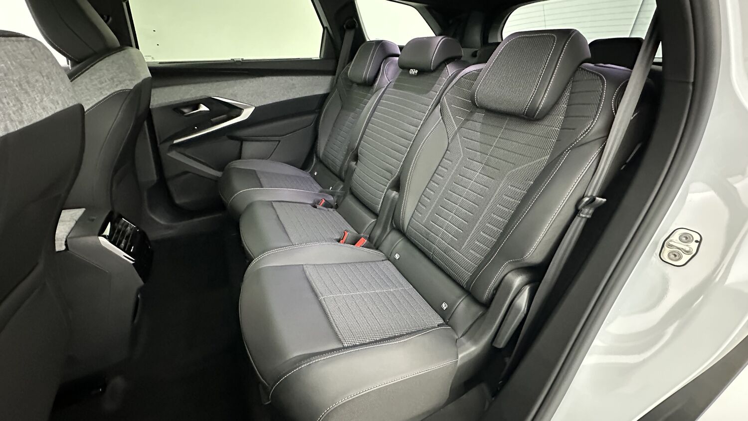 PEUGEOT 5008 III 1.2 Hybrid 136ch Allure e-DCS6
