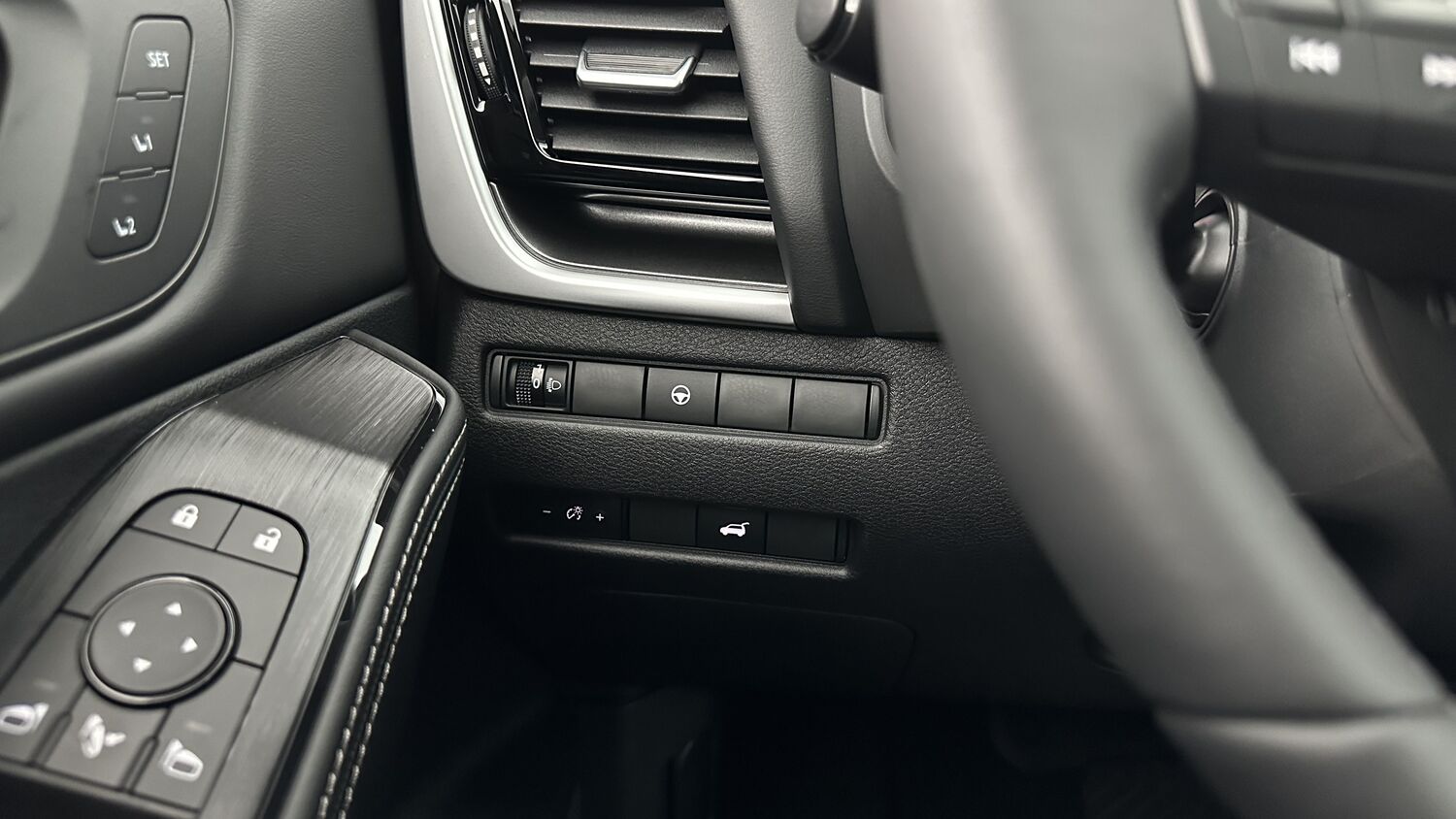 NISSAN X-TRAIL IV e-POWER 204ch N-Connecta 2WD