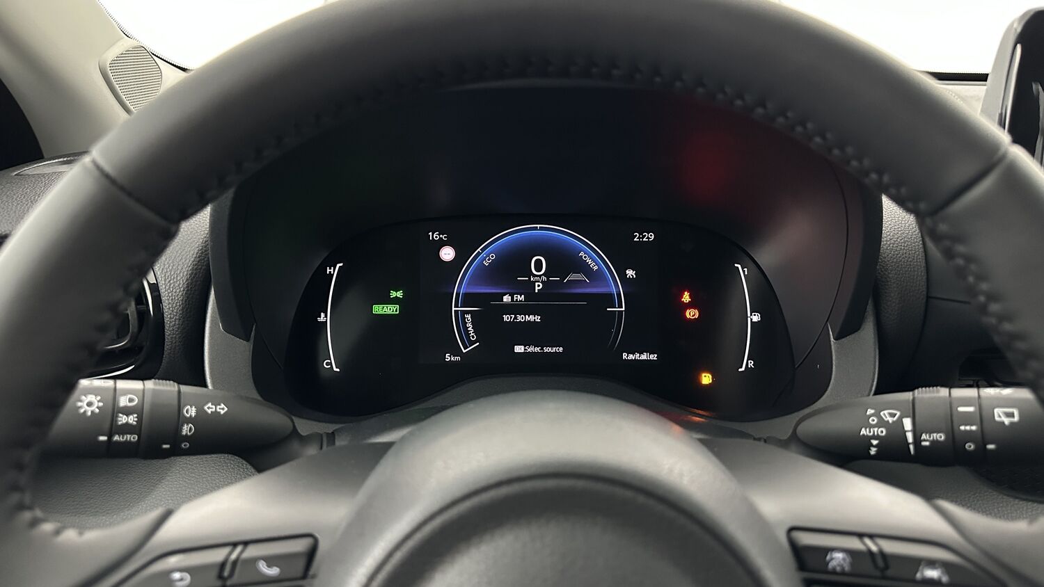 TOYOTA YARIS Hybride 116h Design e-CVT