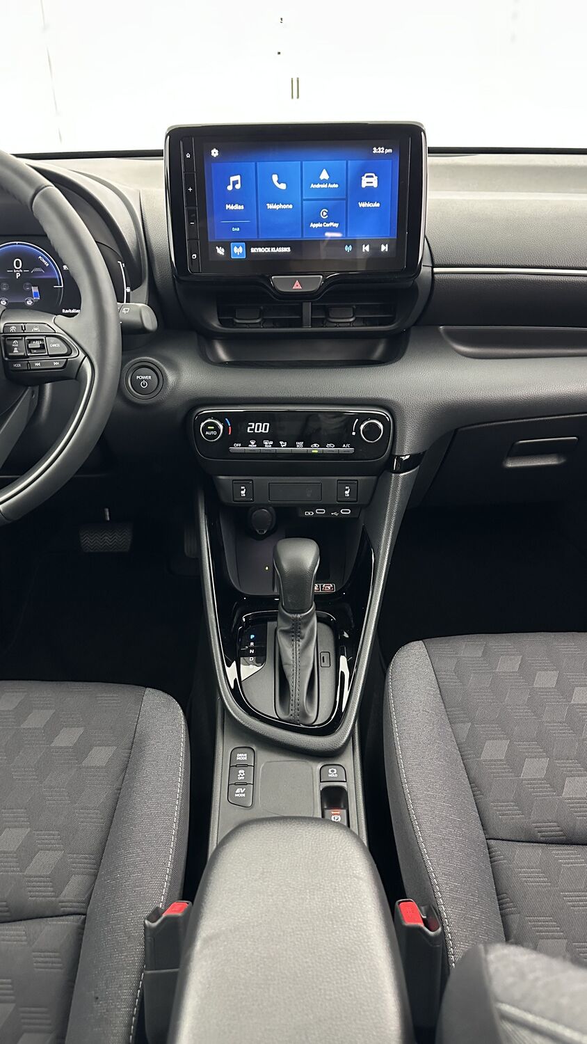 TOYOTA YARIS Hybride 116h Design e-CVT