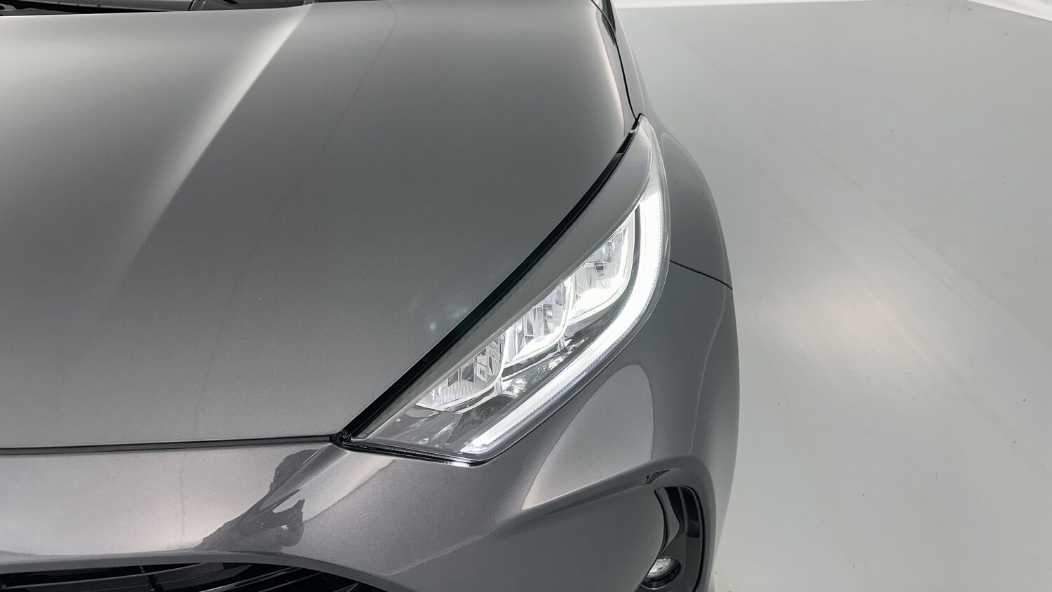 TOYOTA YARIS Hybride 116h Design e-CVT