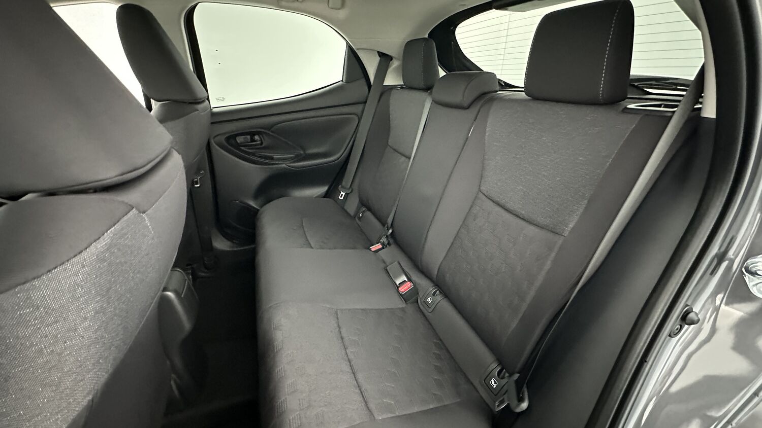 TOYOTA YARIS Hybride 116h Design e-CVT