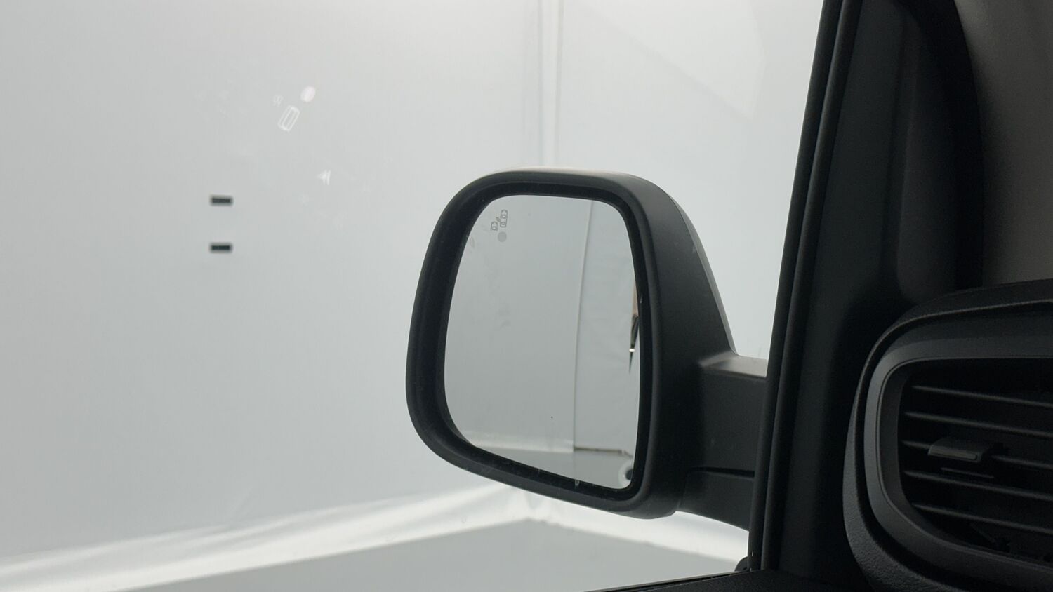 PEUGEOT EXPERT III M 2.0 BlueHDi 145ch EAT8