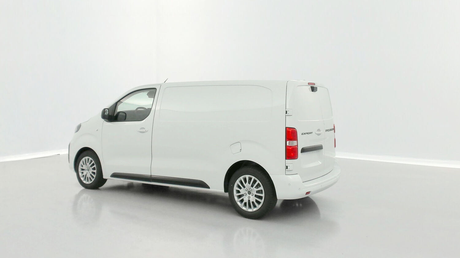 PEUGEOT EXPERT III M 2.0 BlueHDi 145ch EAT8