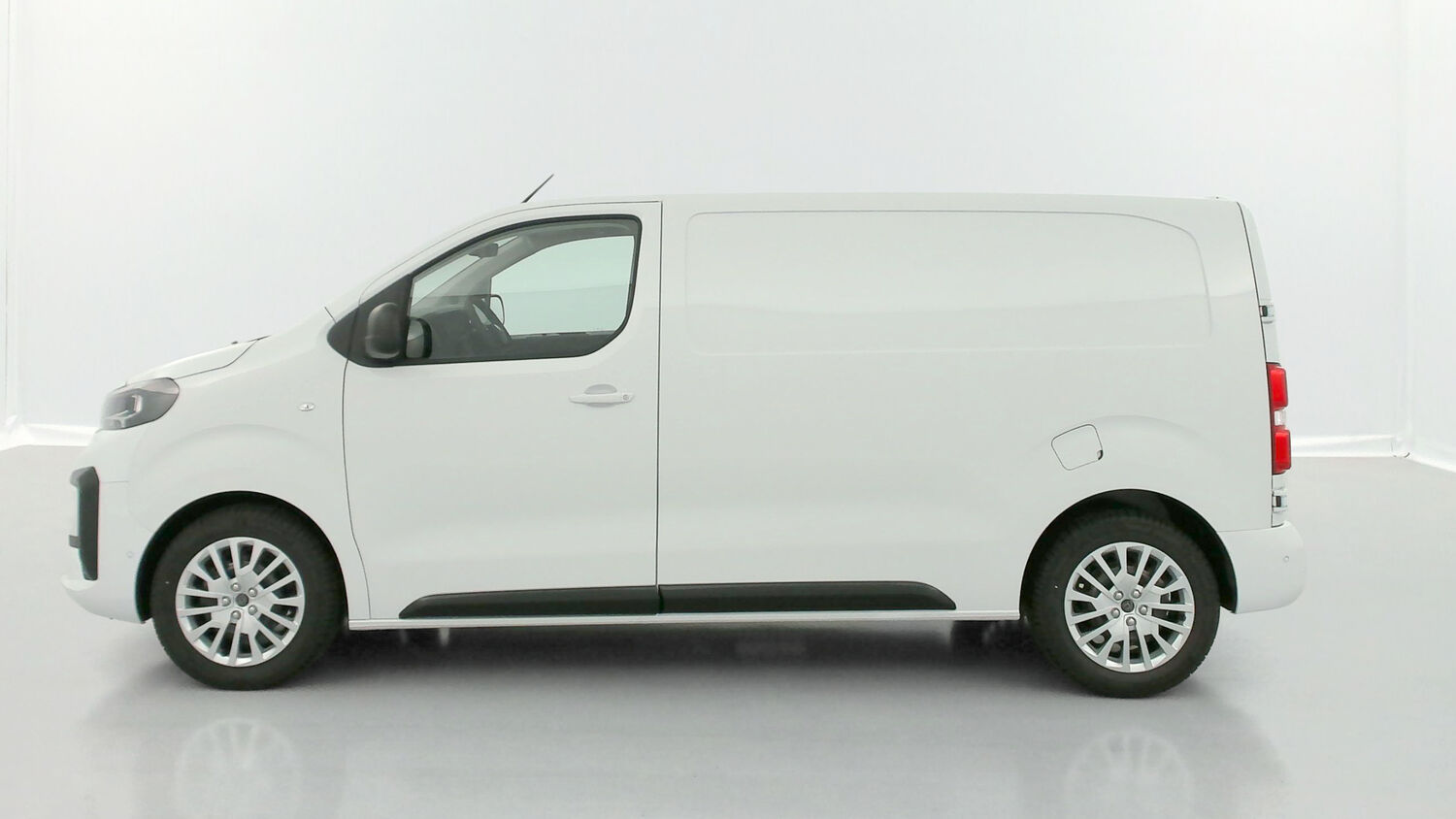 PEUGEOT EXPERT III M 2.0 BlueHDi 145ch EAT8