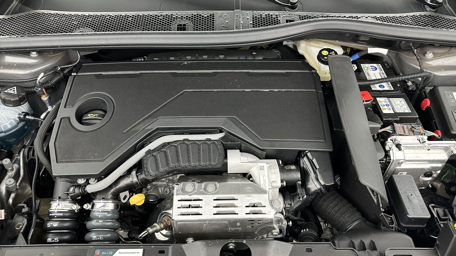PEUGEOT 2008 II(2) 1.2 Hybrid 136ch e-DCS6 GT