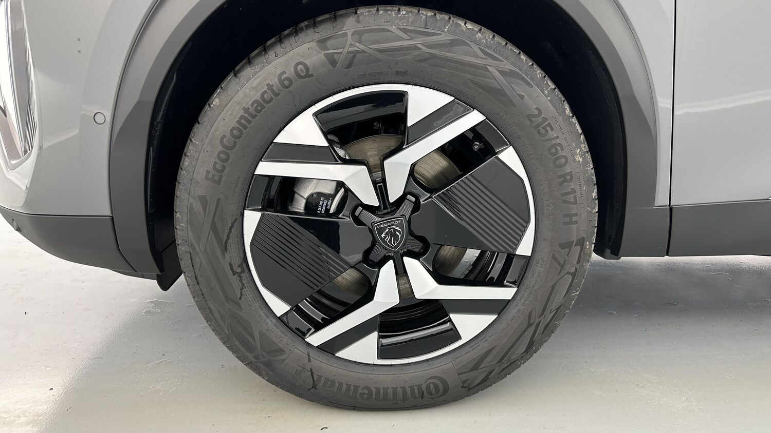 PEUGEOT 2008 II(2) 1.2 Hybrid 136ch e-DCS6 GT