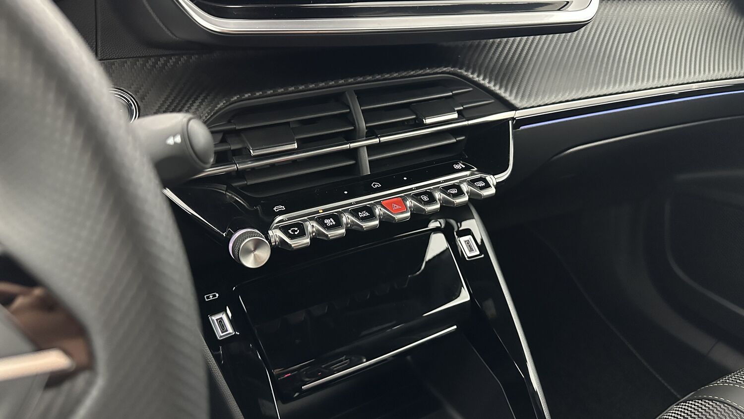 PEUGEOT 2008 II(2) 1.2 Hybrid 136ch e-DCS6 GT