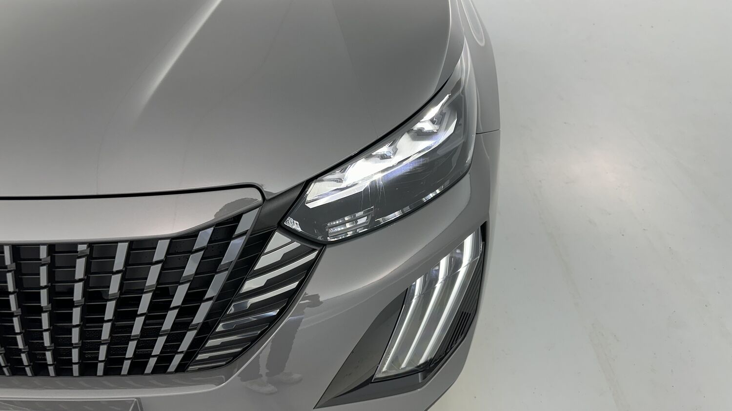 PEUGEOT 2008 II(2) 1.2 Hybrid 136ch e-DCS6 GT