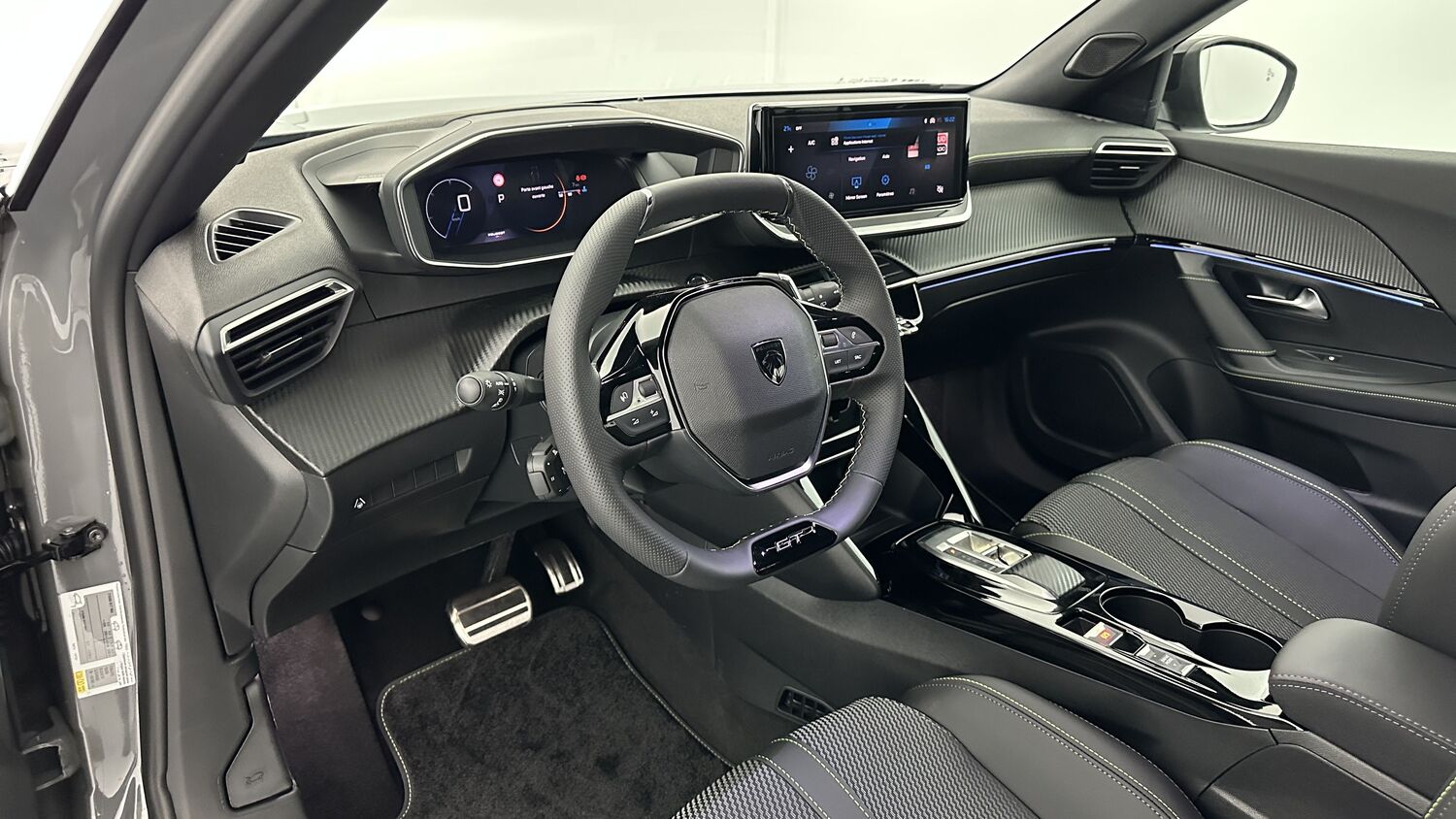 PEUGEOT 2008 II(2) 1.2 Hybrid 136ch e-DCS6 GT