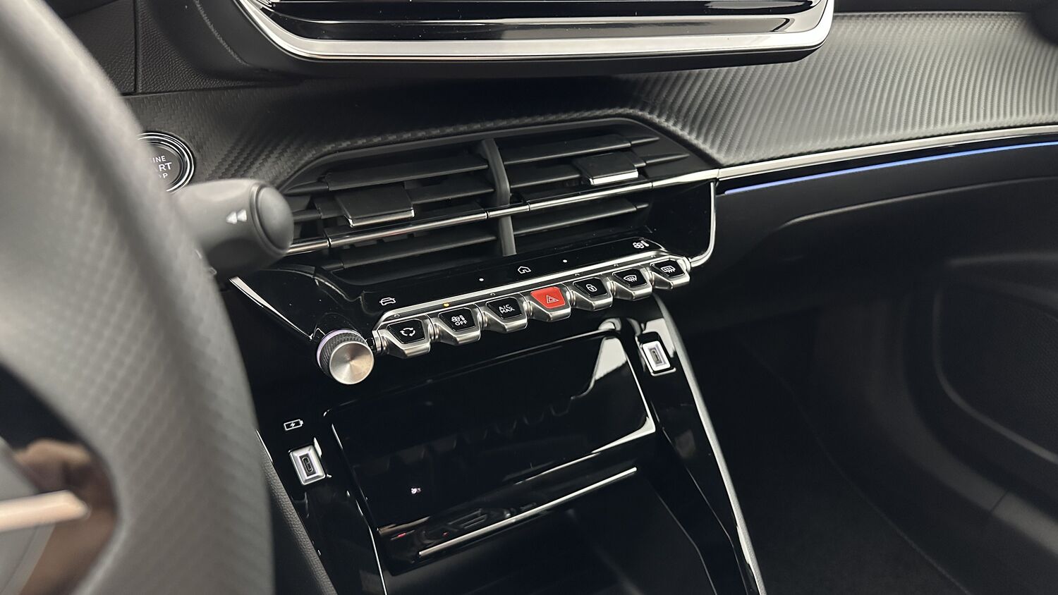 PEUGEOT 2008 II(2) 1.2 Hybrid 145ch GT e-DCS6