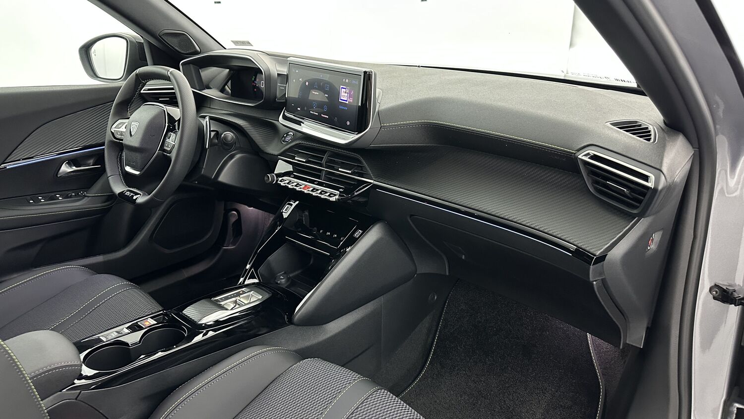 PEUGEOT 2008 II(2) 1.2 Hybrid 145ch GT e-DCS6